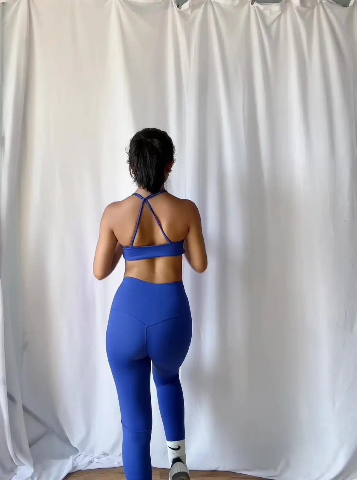 Product image of LW-Front Twisted Sports Bra