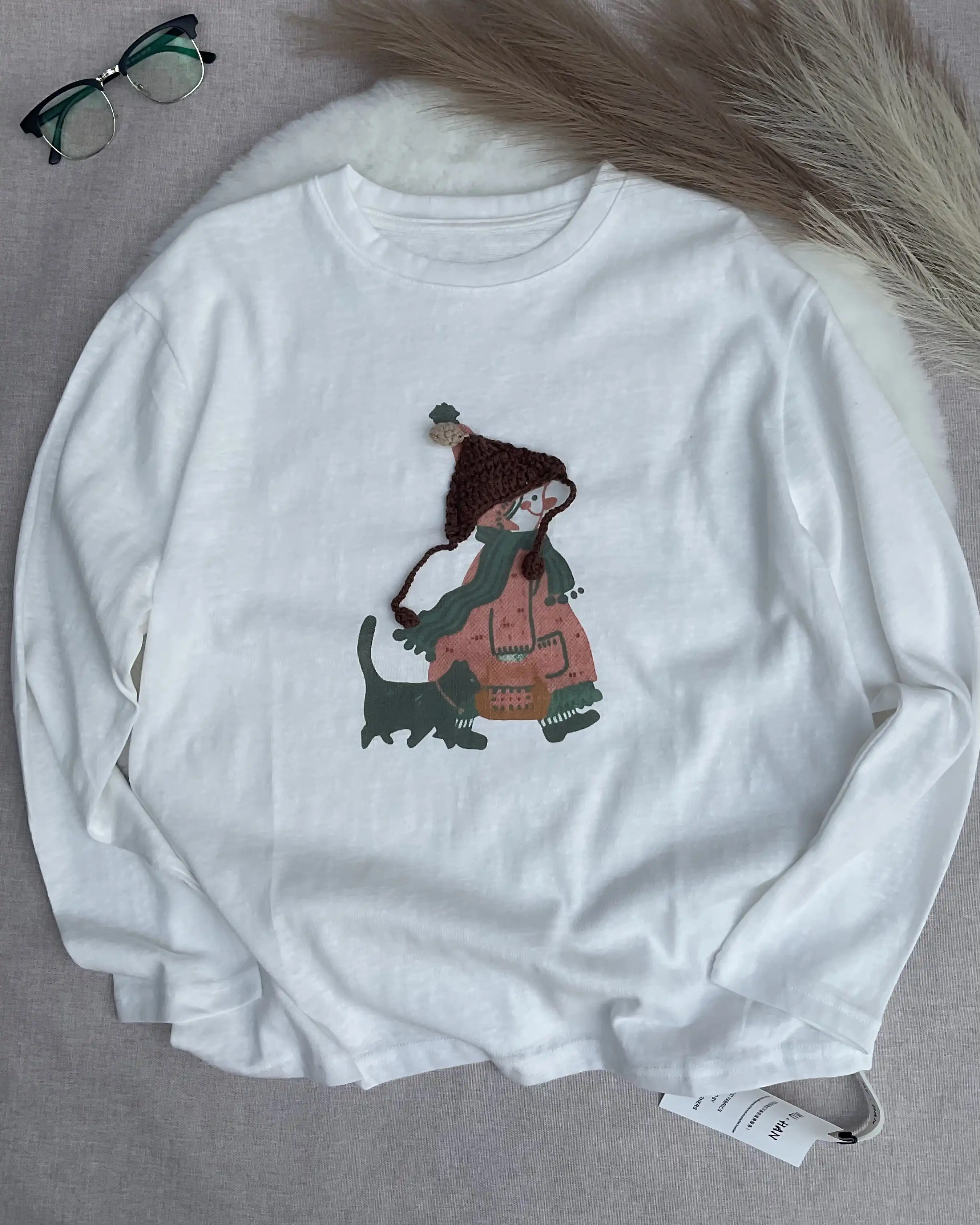 Product image of Tencel Breeze Full Sleeve Tee - Little Girl With Hat