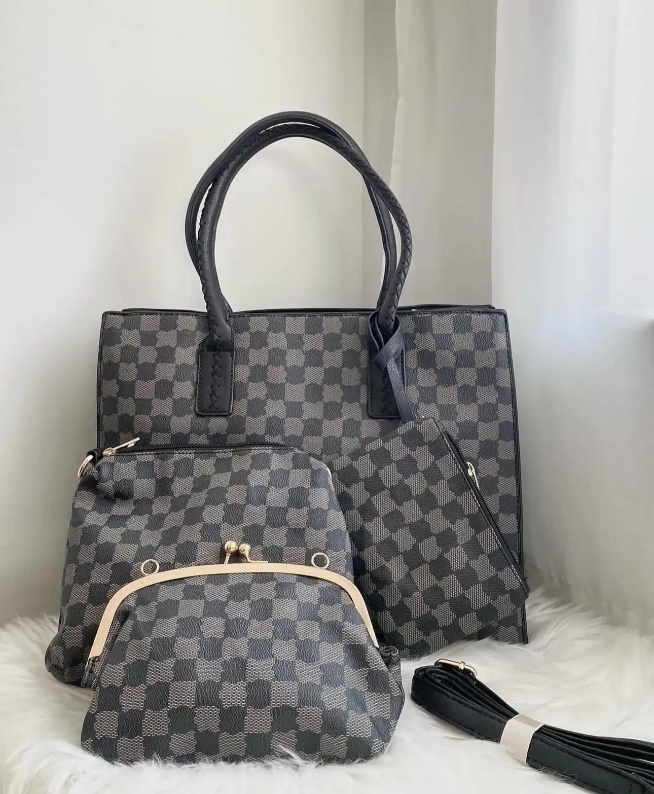 Product image of 4 set bag