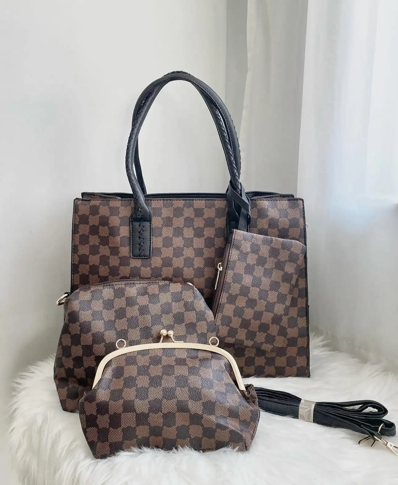 Product image of 4 set bag