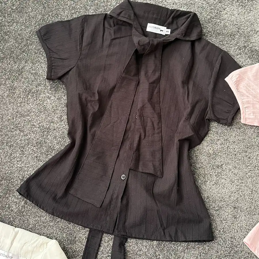 Product image of Lana Fitted bow shirt