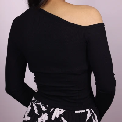 Off shoulder top