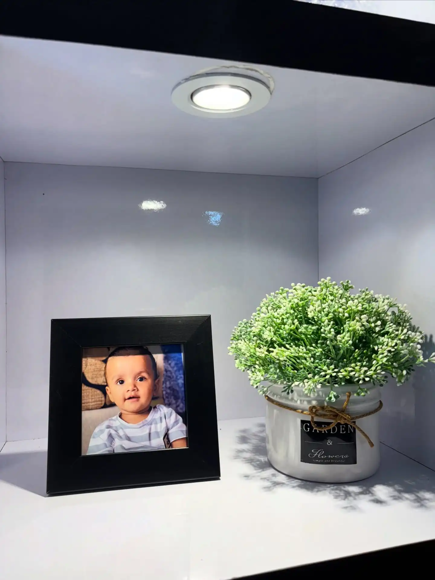 Product image of Stand Frame White 4x4 With Photo