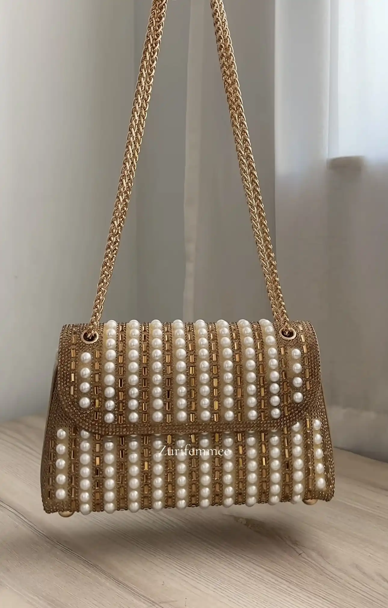 Product image of Pearl party bag