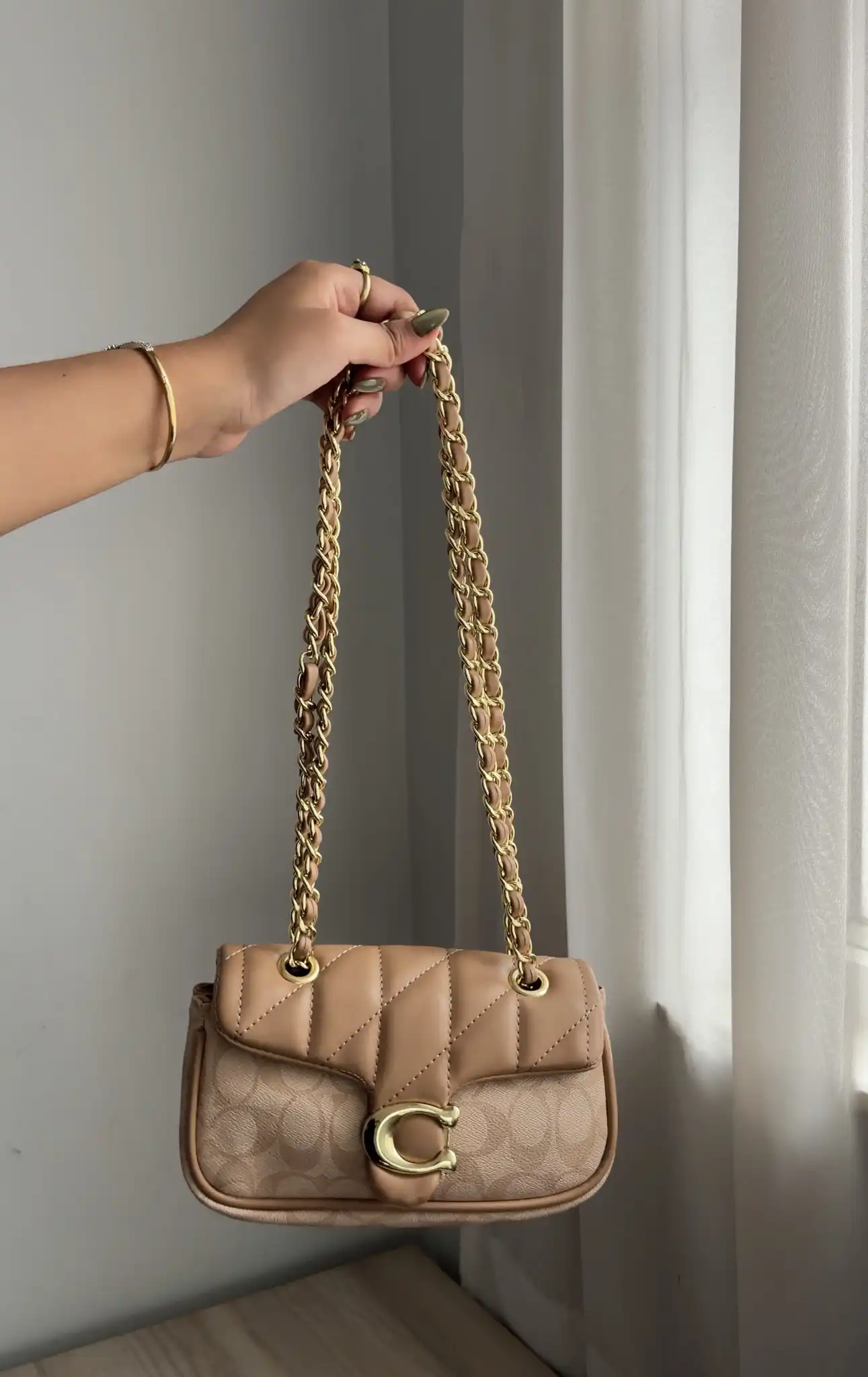 Product image of Coach Quilted tabby 20