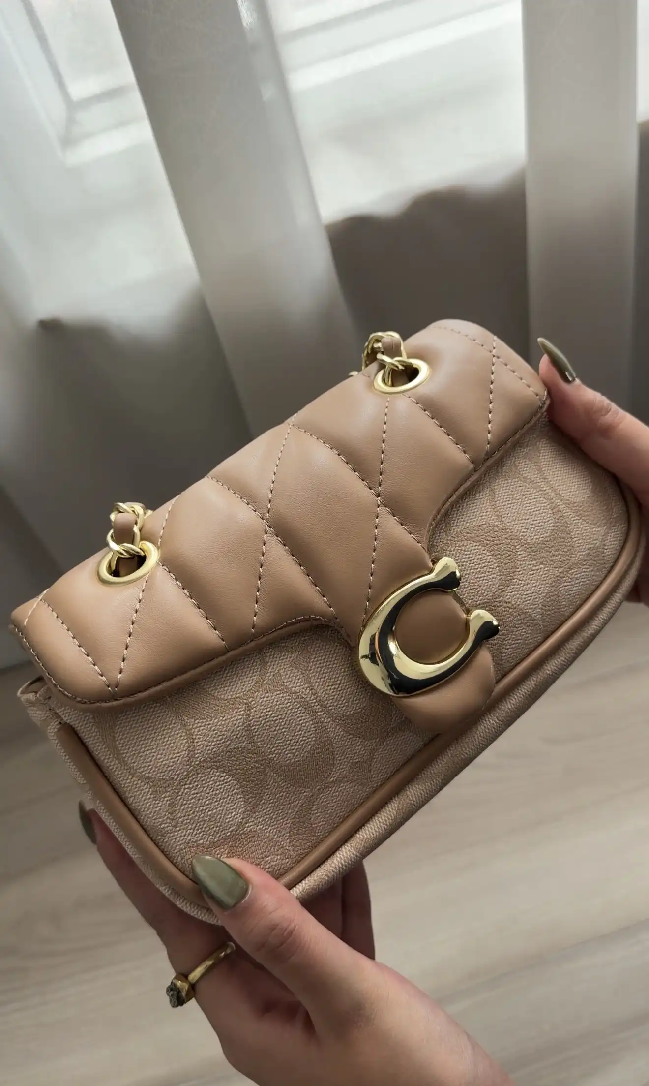 Product image of Coach Quilted tabby 20