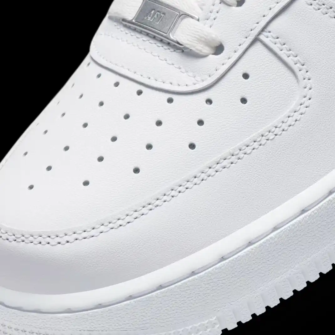 Product image of Air Force Low 'triple white'