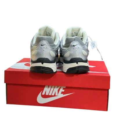 Nike P-6000 Metallic Silver Uni...