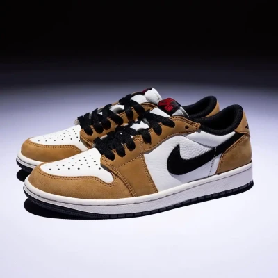 Air Jordan 1 Low OG Mocha (Brow...