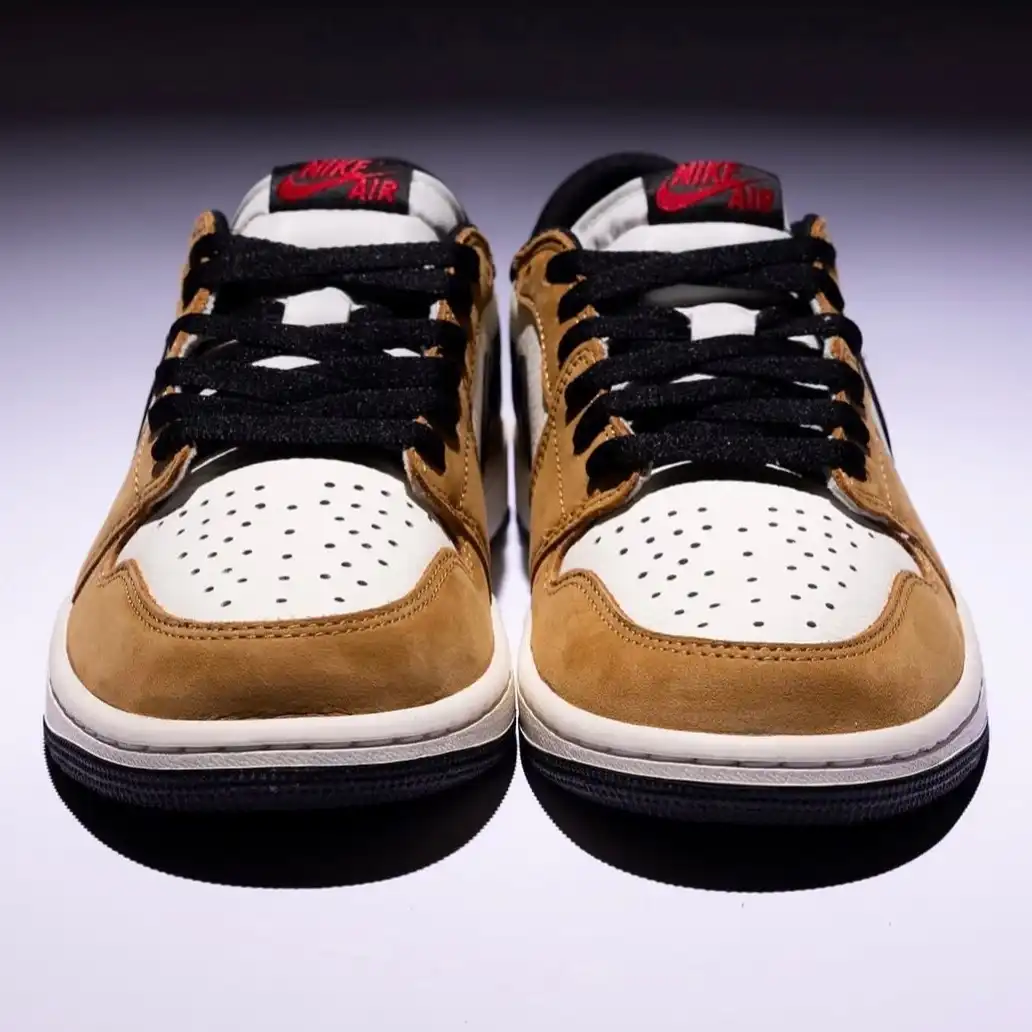 Product image of Air Jordan 1 Low OG Mocha (Brown/White/Black)