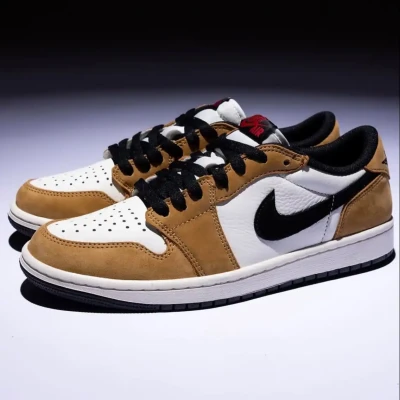 Air Jordan 1 Low OG Mocha (Brow...