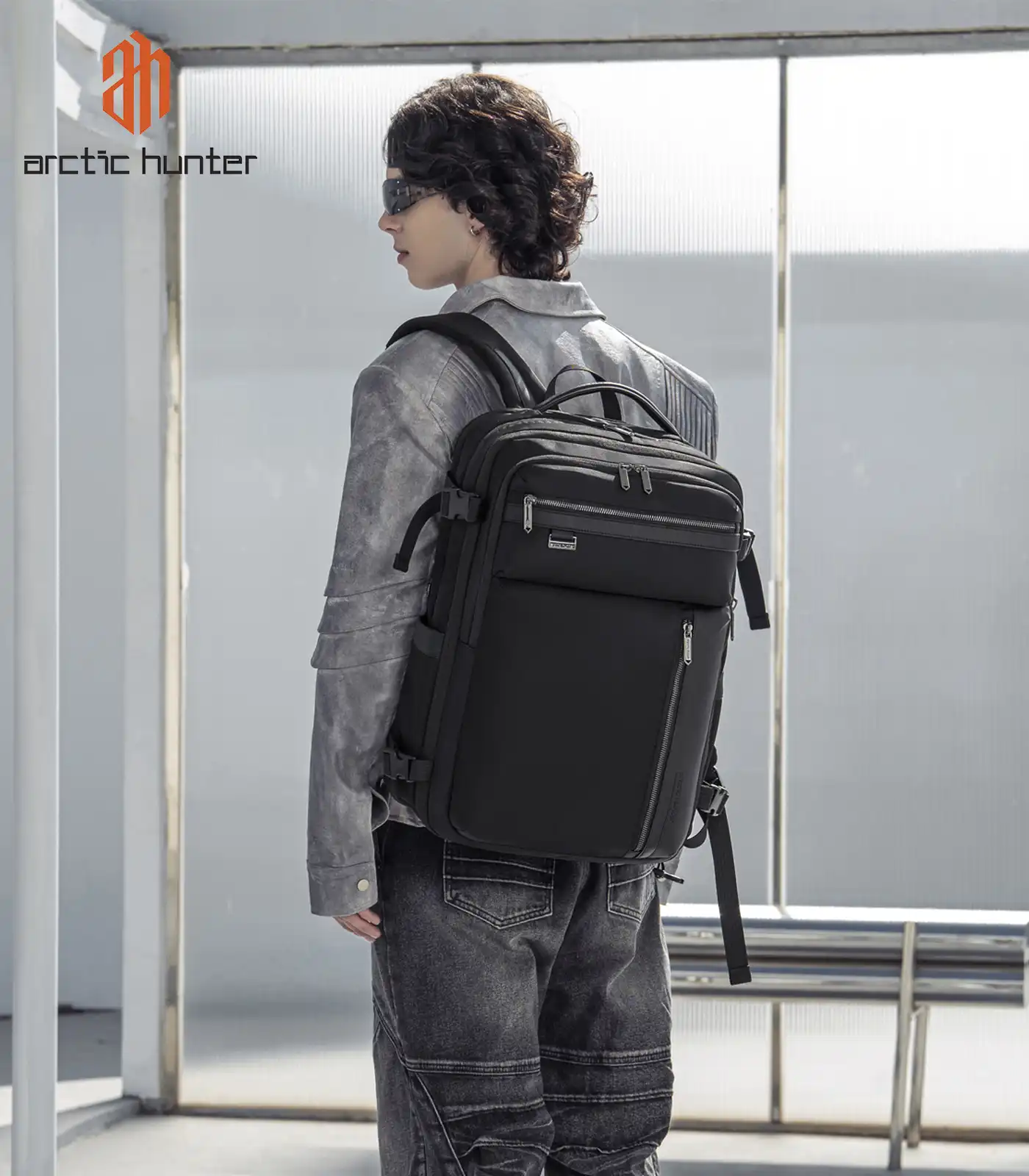 Product image of Arctic Hunter  B00833