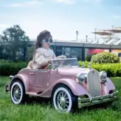 Kids Ride on Cars With Remote Cotroler /Vintage Royal Car PIQ