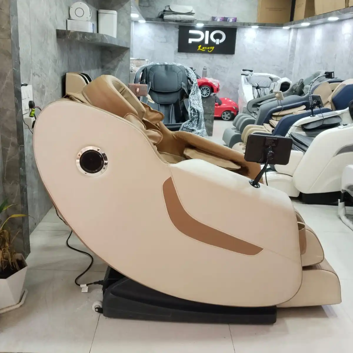 Product image of Massage Chair / 8 fxed Roler Massage Chair with Zero Gravity- PIQ A7 Refurbish