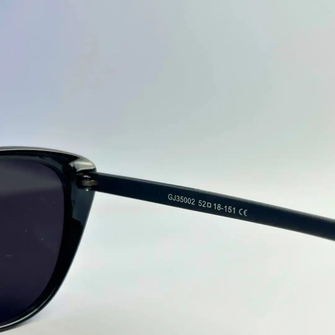 Product image of Regular Cateye Full Black Large
