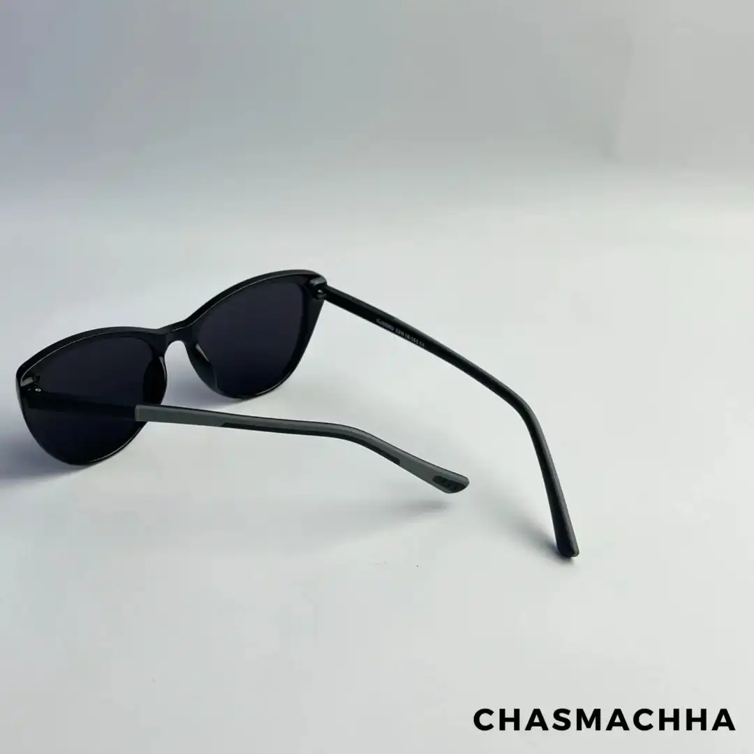 Product image of Regular Cateye Full Black Large