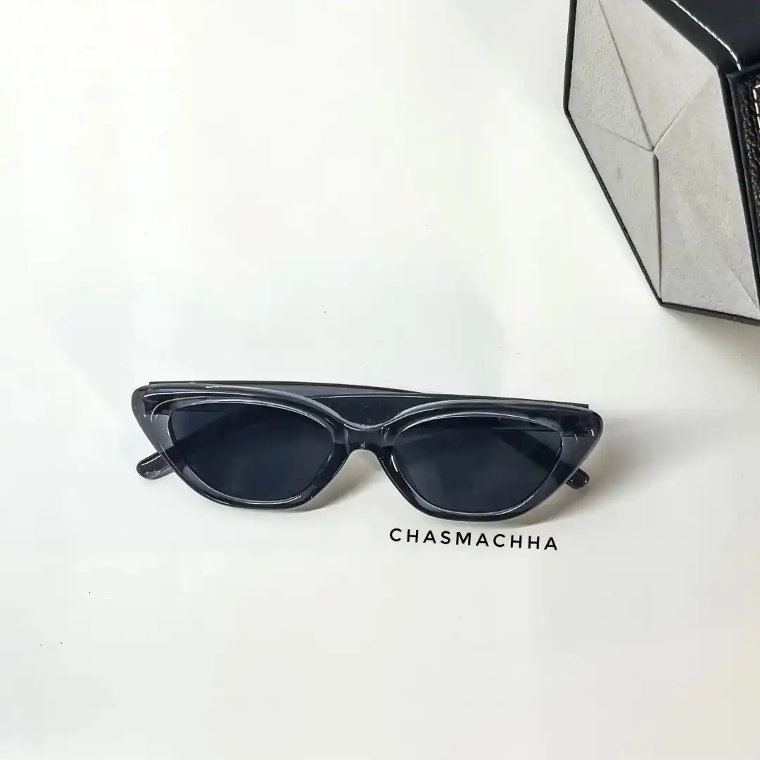 Product image of Regular Cateye Transparent Grey
