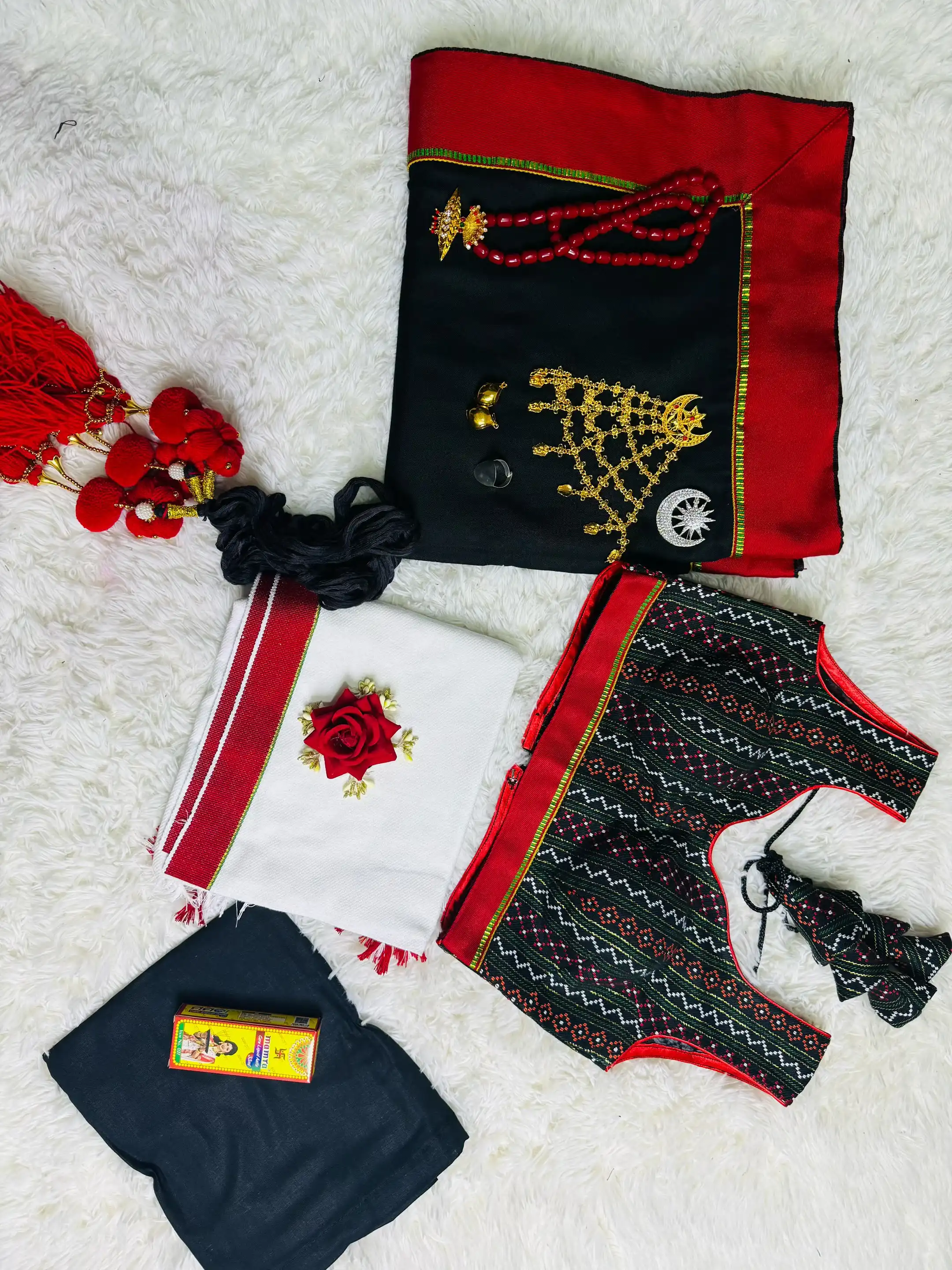 Sleeveless Blouse with Hakupatasi Set