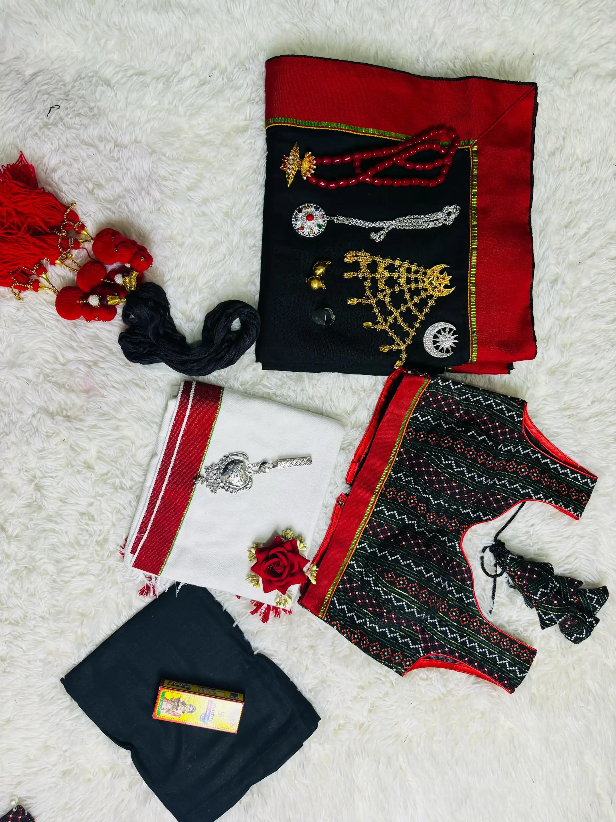 Sleeveless Blouse with Hakupatasi Set