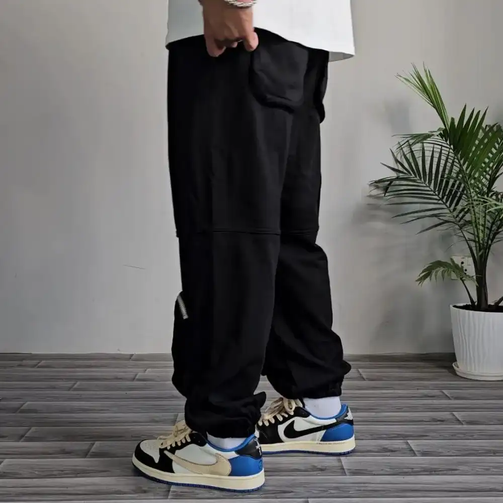 Product image of V-ro 6c2420 Down Zipper Pocket Jogger " Black "