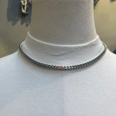 093 Plain Silver Necklace