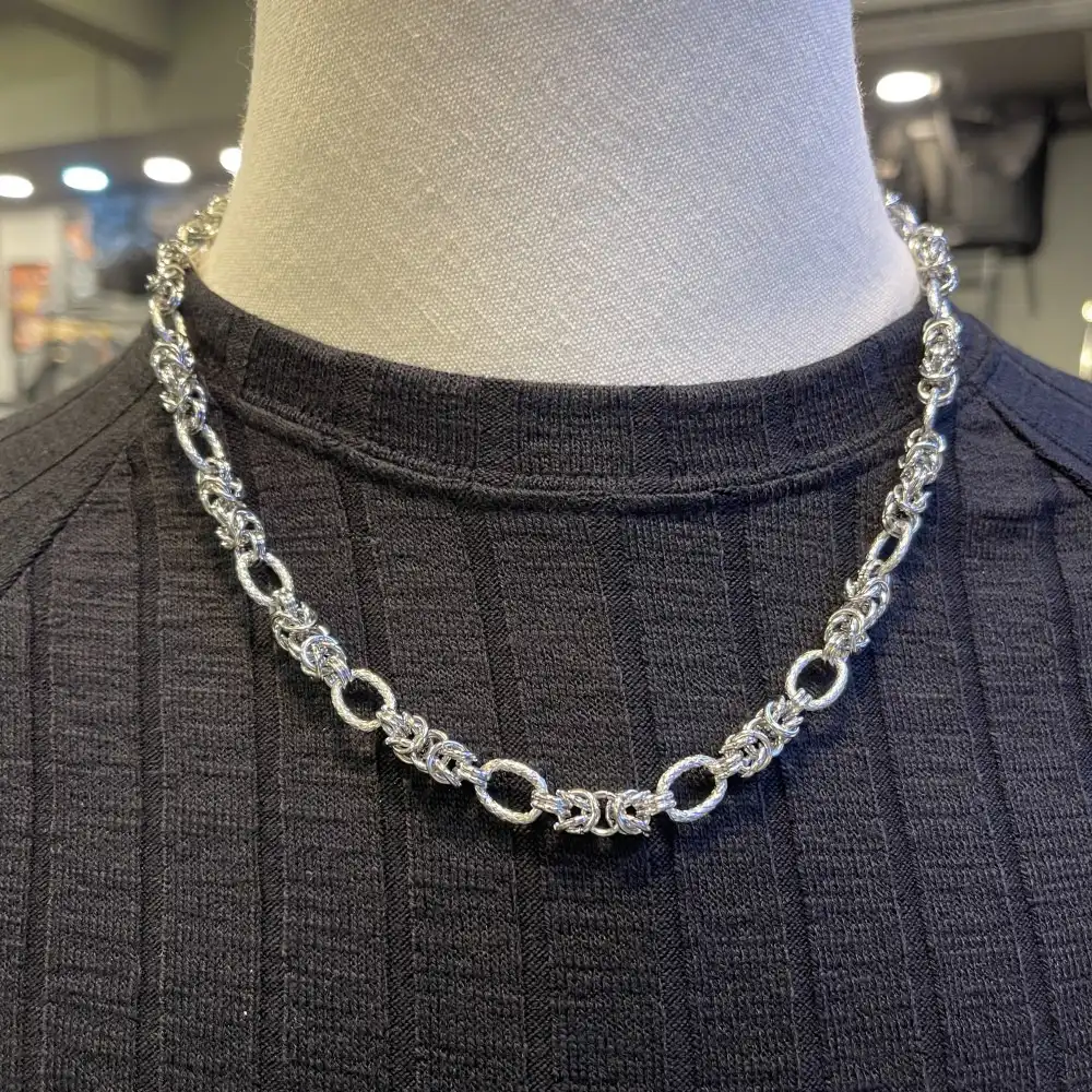 Product image of 095 Interlocking Textured Necklace