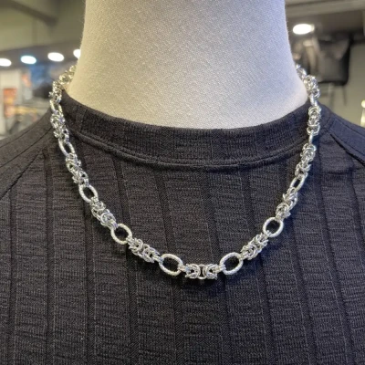 095 Interlocking Textured Neckl...