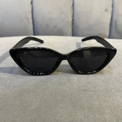 Chn Black Cat Eye Design Glass
