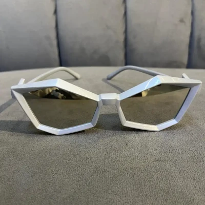 Chn Cat-eye Style Design Glass
