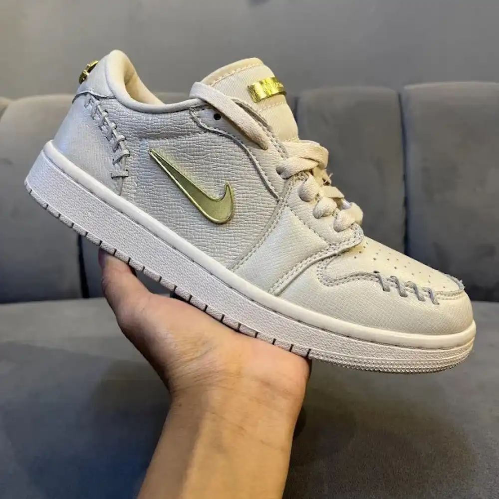 Product image of Air Jordan 1 Low Method Of Make Legend Light Brown
