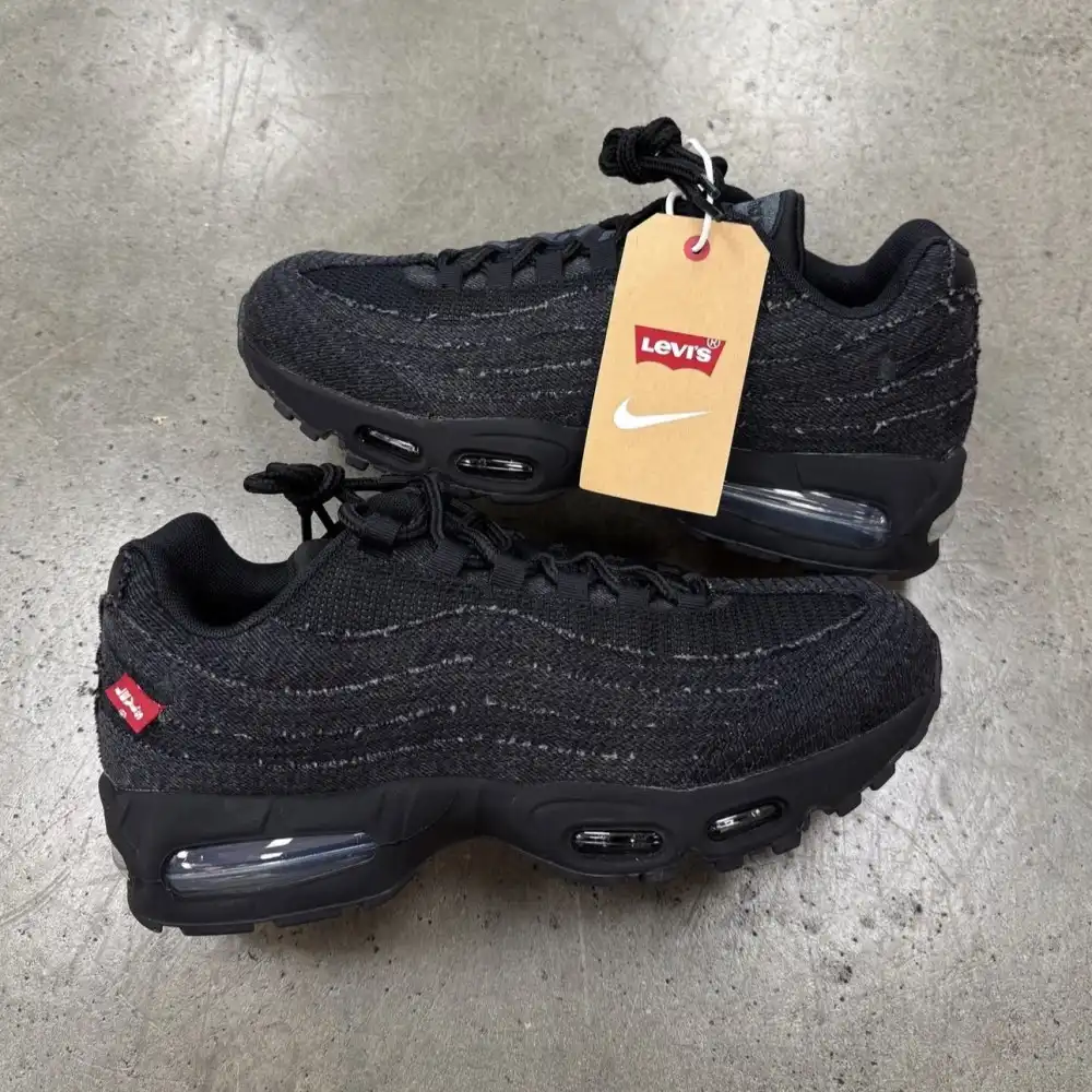 Product image of Levi's Nike Air Max 95 " Black "