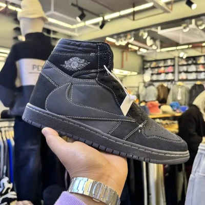 Nike Air Jordan 1 High " Black ...