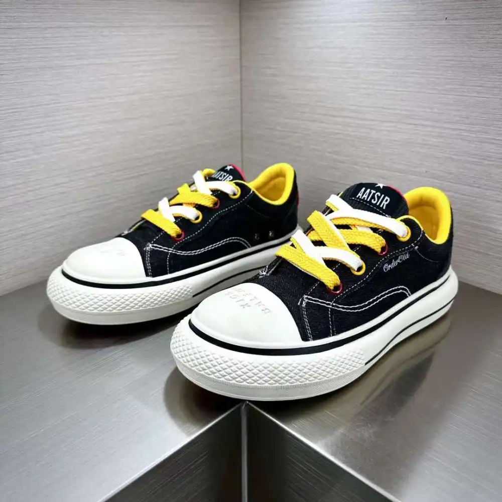 Product image of Colorful Lace Design Chunky Shoe