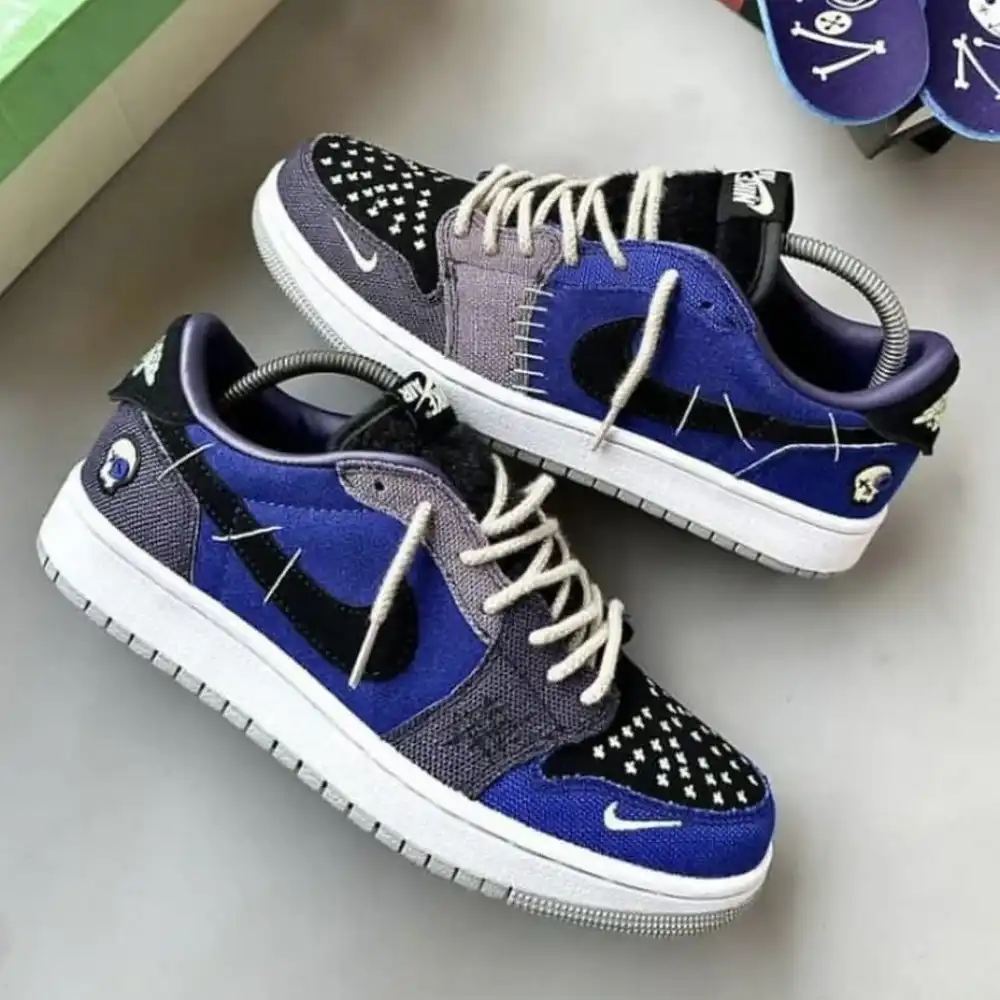 Product image of Air Jordan 1 Low " Voodoo "