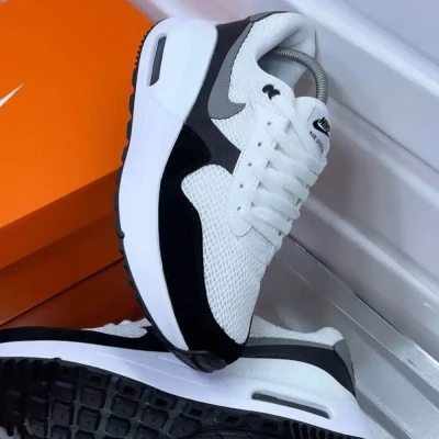 Nike Airmax " White And Black "