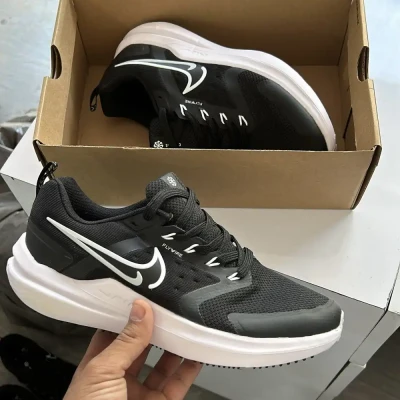 Nike Swift Black