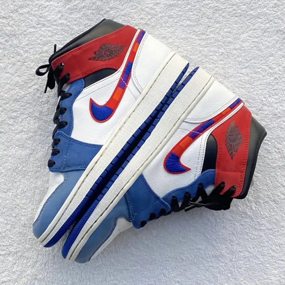 Product image of Nike Air Jordan 1 Mid " Swoosh "