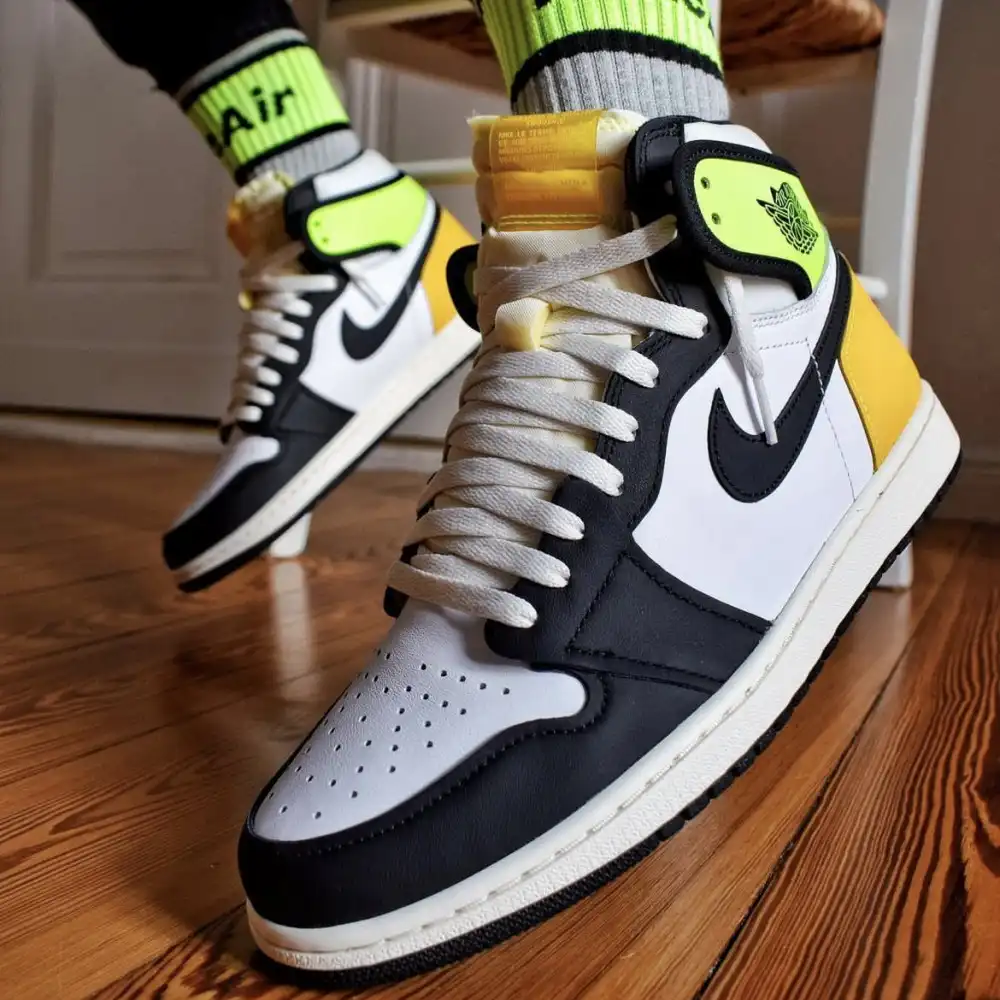 Product image of Nike Air Jordan 1 High " Volt Gold "