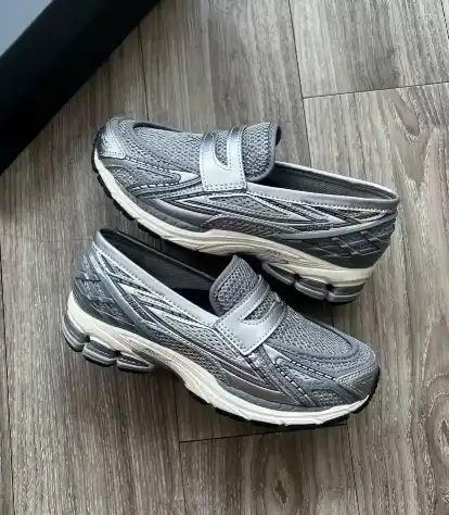 Product image of New Balance 1906l Loafer " Silver Shadow "