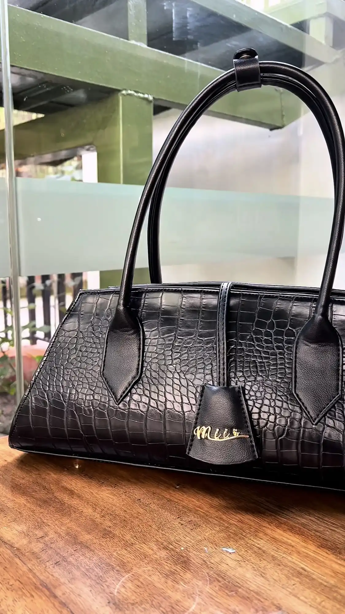 Product image of Ceci Black