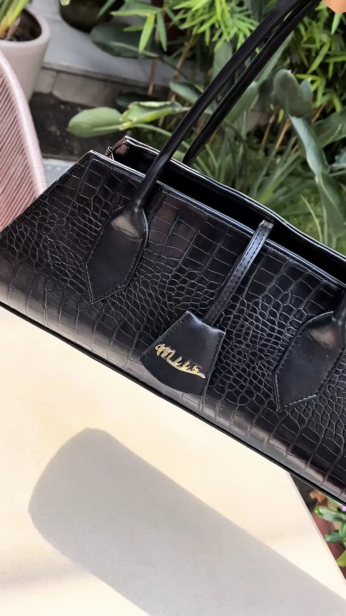 Product image of Ceci Black
