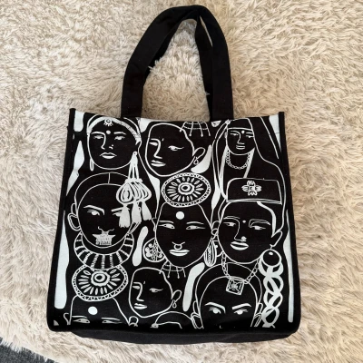 Nari Tote Bag