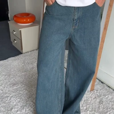Denim Jeans with plain pocket