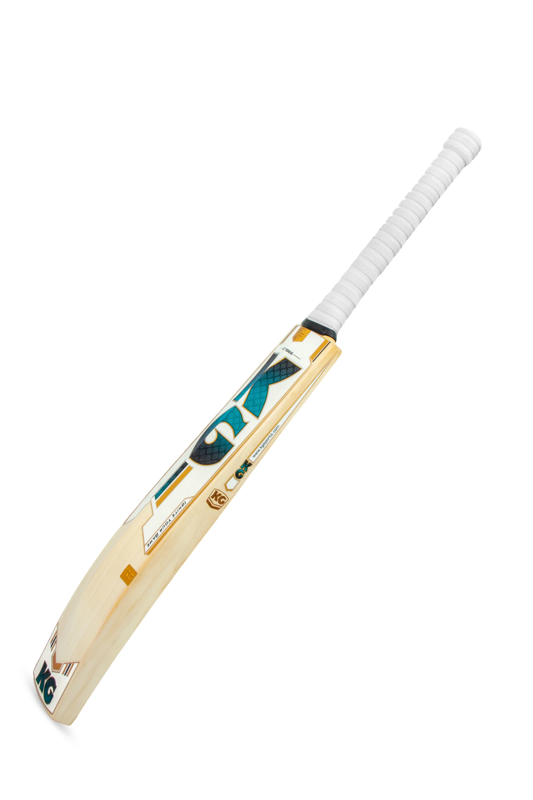 Product image of KG Cricket Bat EW Champion