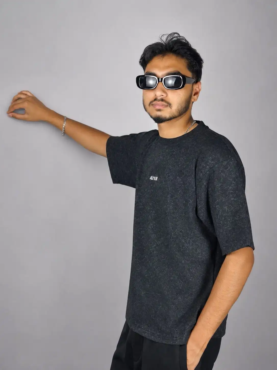 Product image of Vintage wash Tee (Black)
