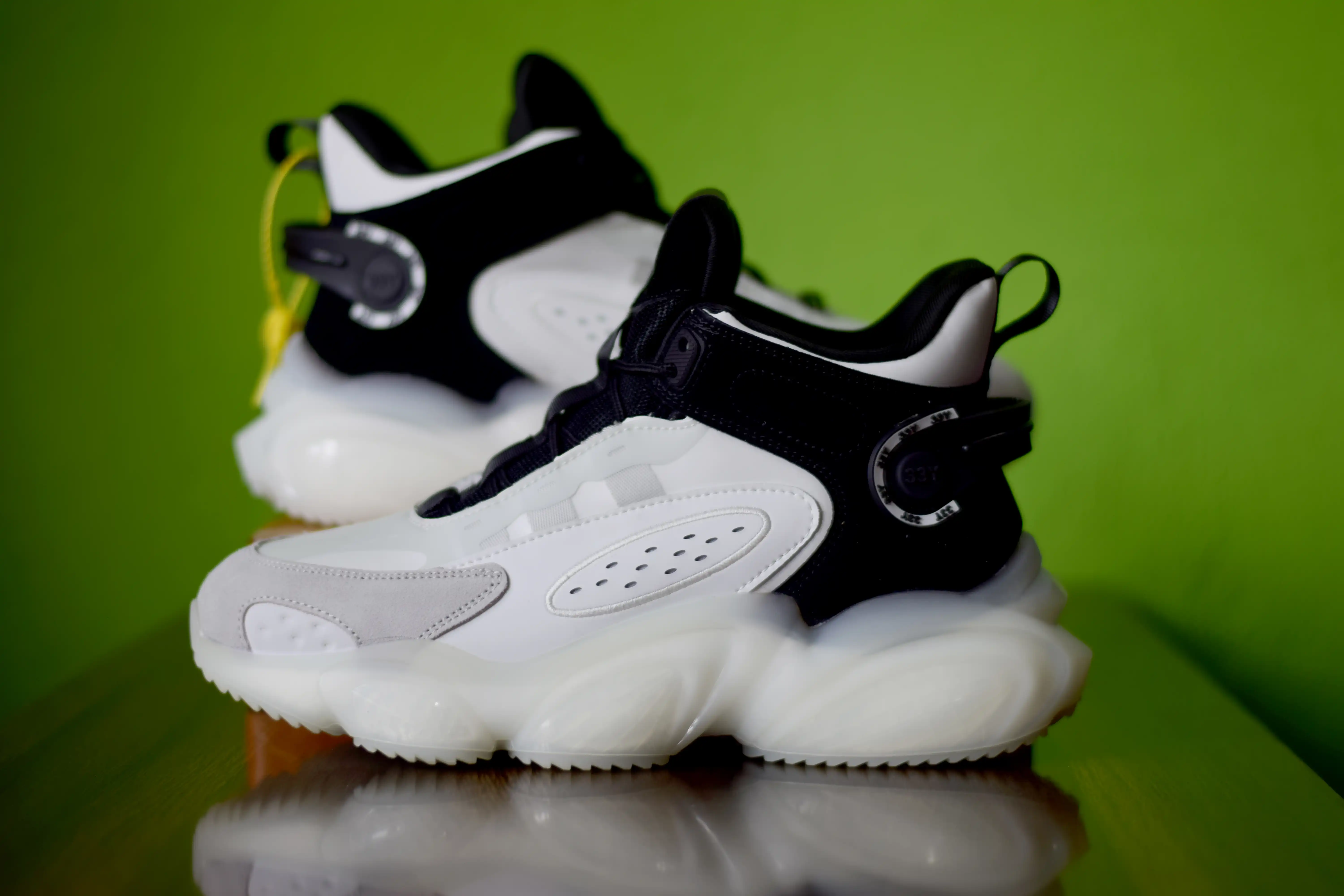 Product image of TRC8 - ComfortX Elite High-Top Sneaker