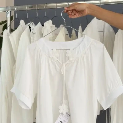 FLOWER ATTACHED BASIC CUTE TOP