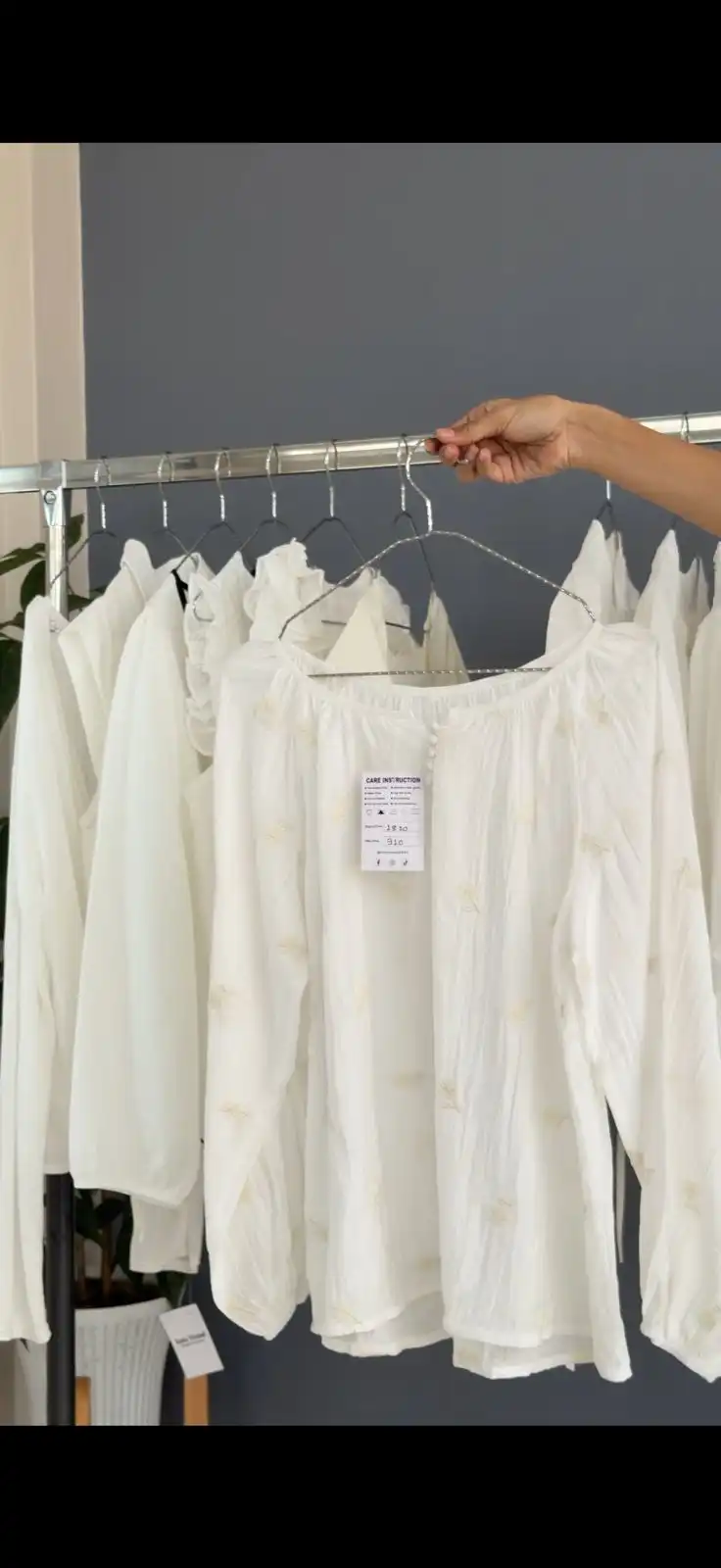Product image of FLOWER EMBROIDERY TOP