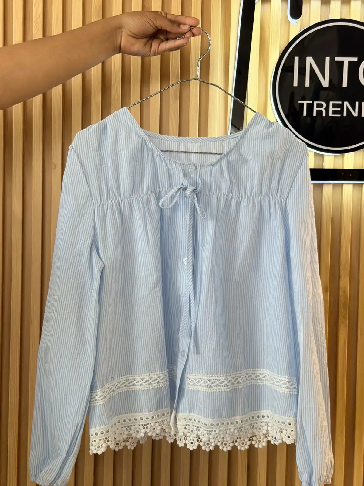 Product image of LINNING BUTTON AND LACE TOP