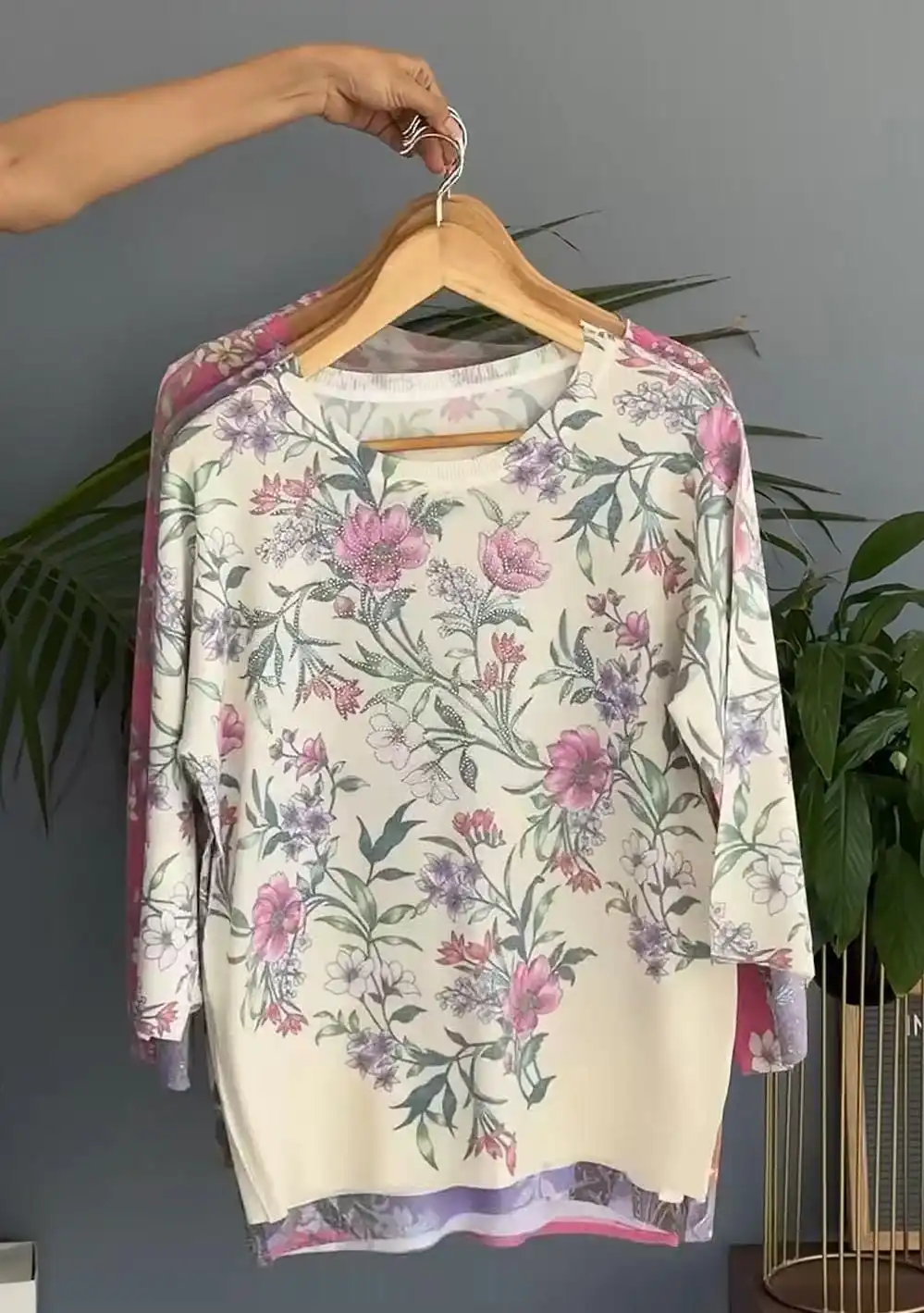 Product image of COMFY 3RD QUARTER SLEEVED TOP